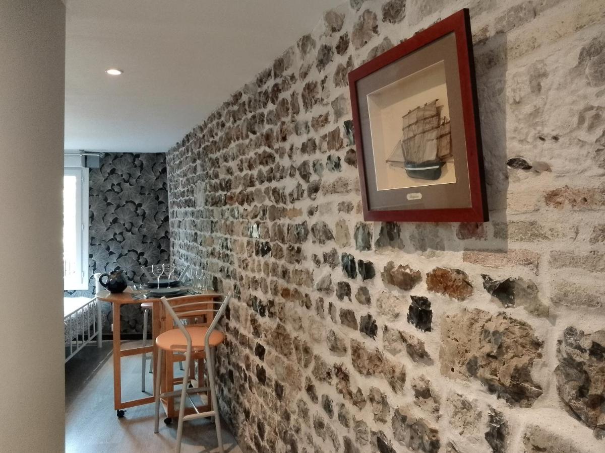 La Tourterelle Lägenhet La Rivière-Saint-Sauveur Exteriör bild